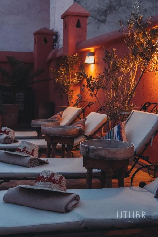Extraordinary villa, Medina