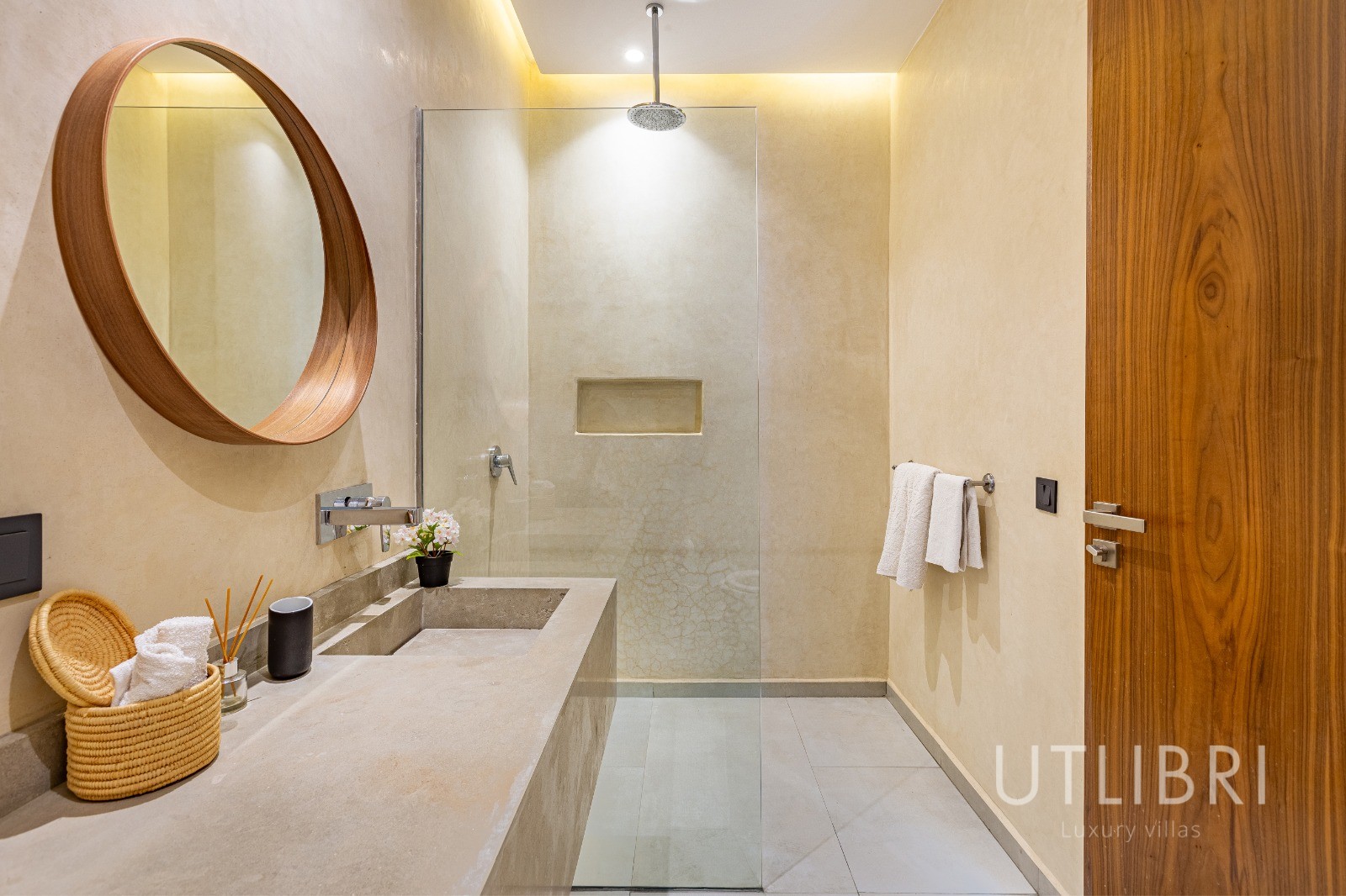 Extraordinary villa, Targa
