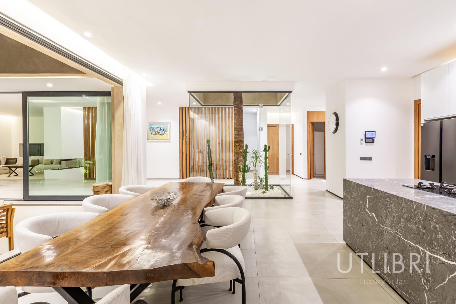 Extraordinary villa, Targa