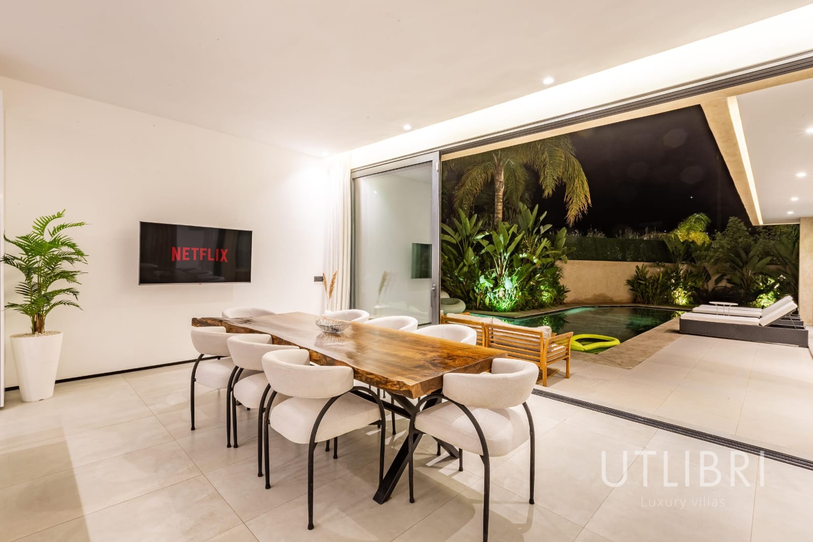 Extraordinary villa, Targa
