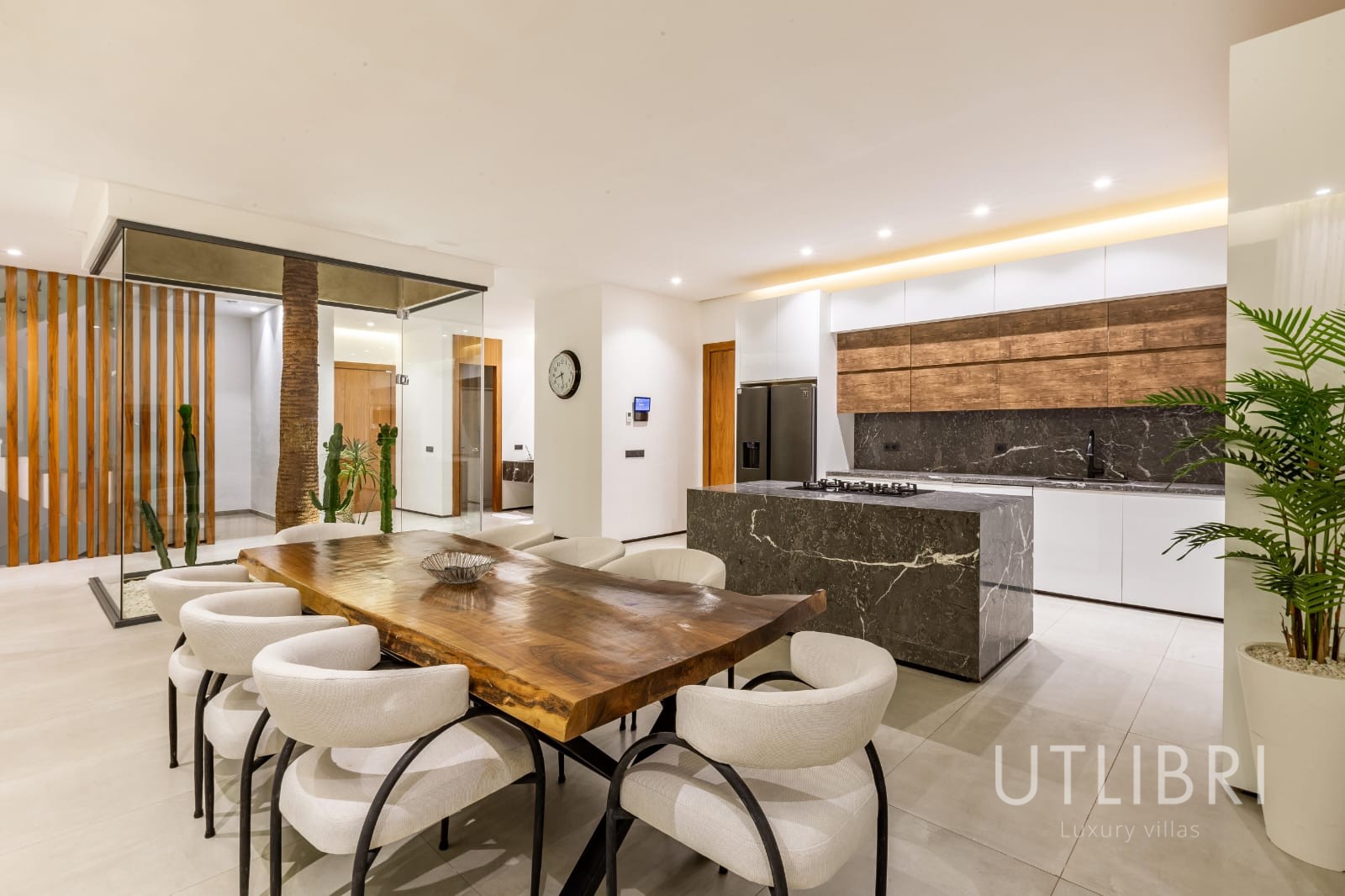 Extraordinary villa, Targa