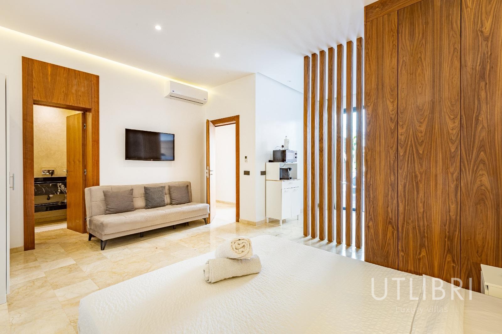 Extraordinary villa, Targa