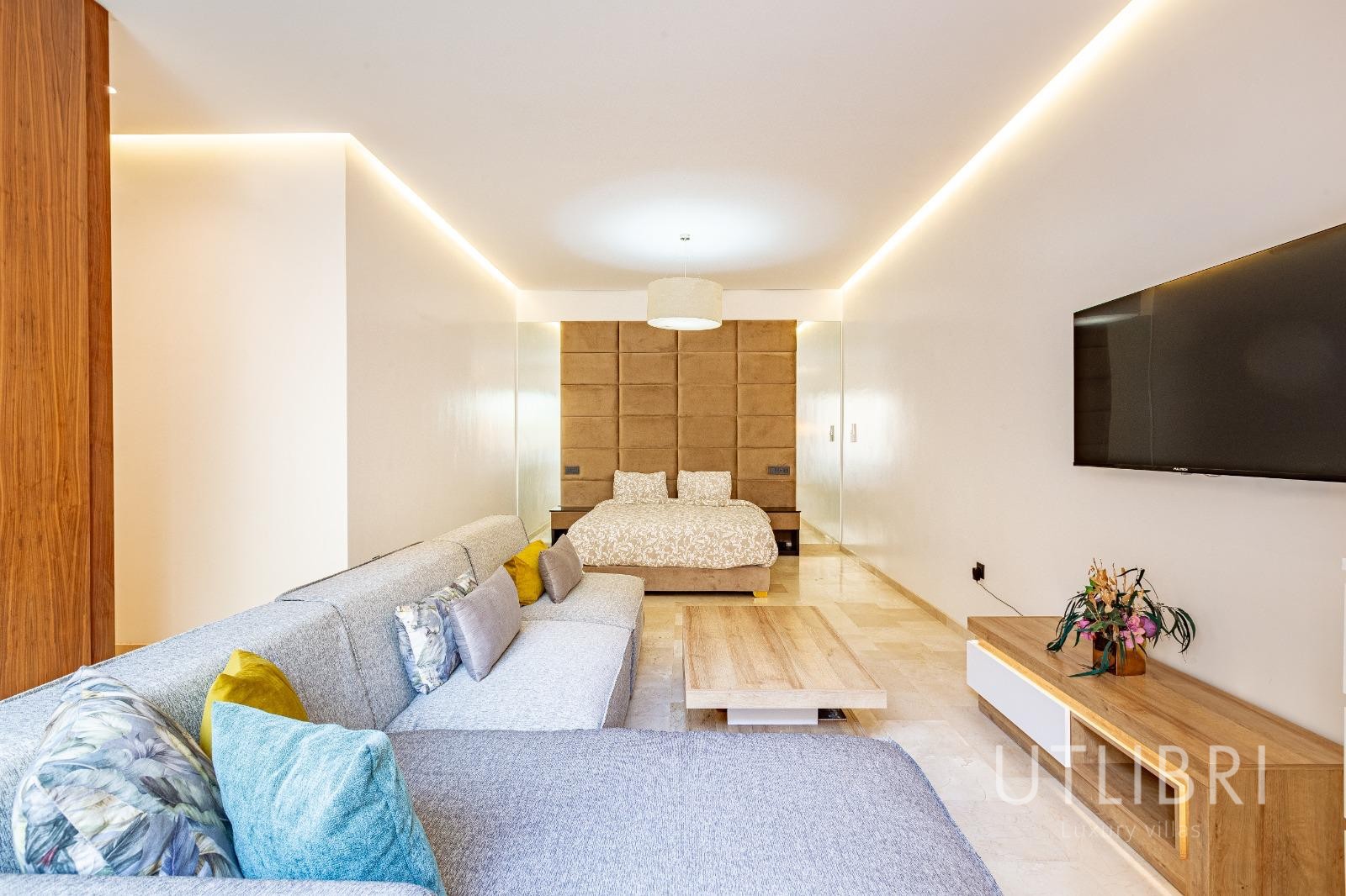 Extraordinary villa, Targa