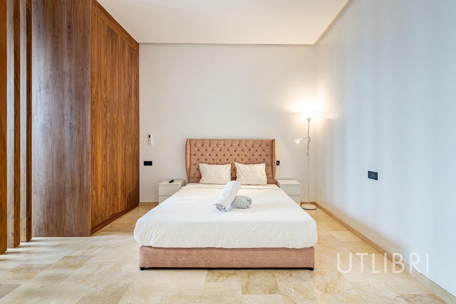 Extraordinary villa, Targa