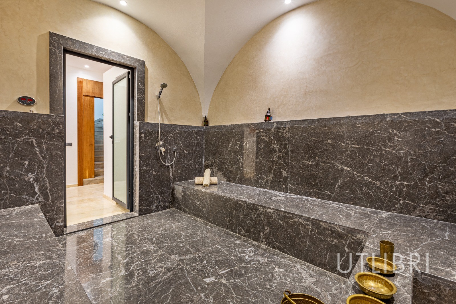 Extraordinary villa, Targa